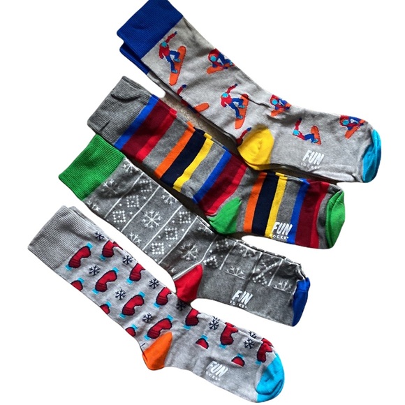 Fun Socks Other - NEW 4 pairs snowboarding/goggle fun socks unisex